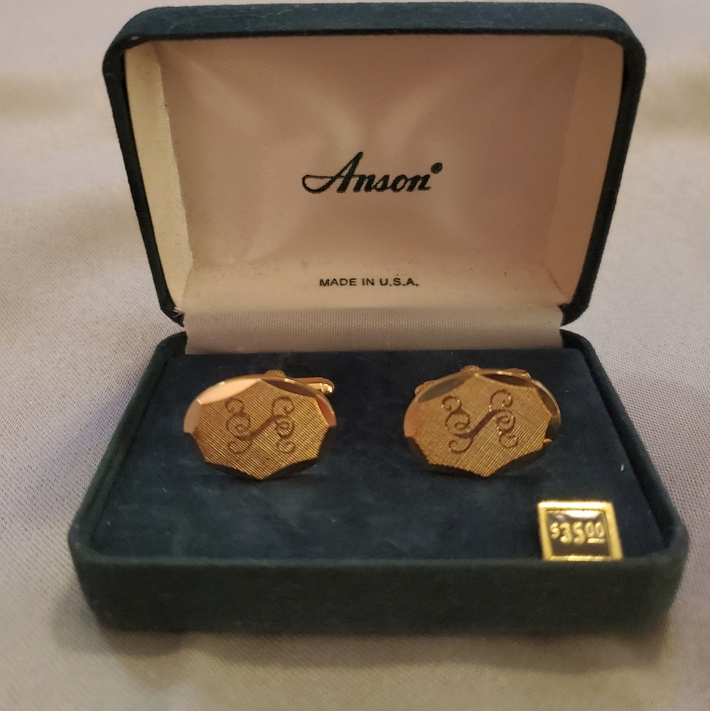 Vintage Anson goldtone cuff links